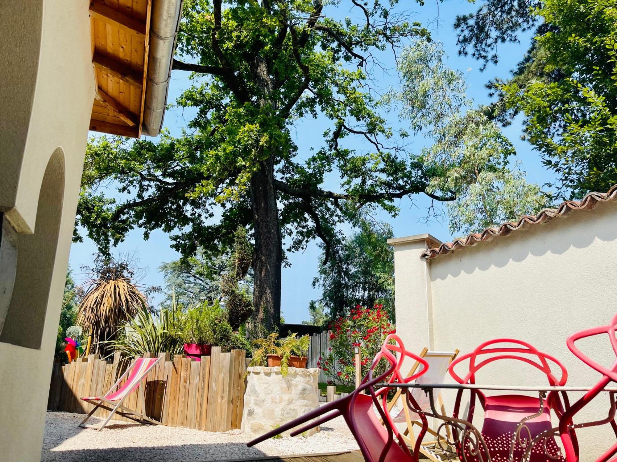 Aux Tourelles 1888 - Tres Proche Lyon Bed & Breakfast Tassin-la-Demi-Lune Exterior photo